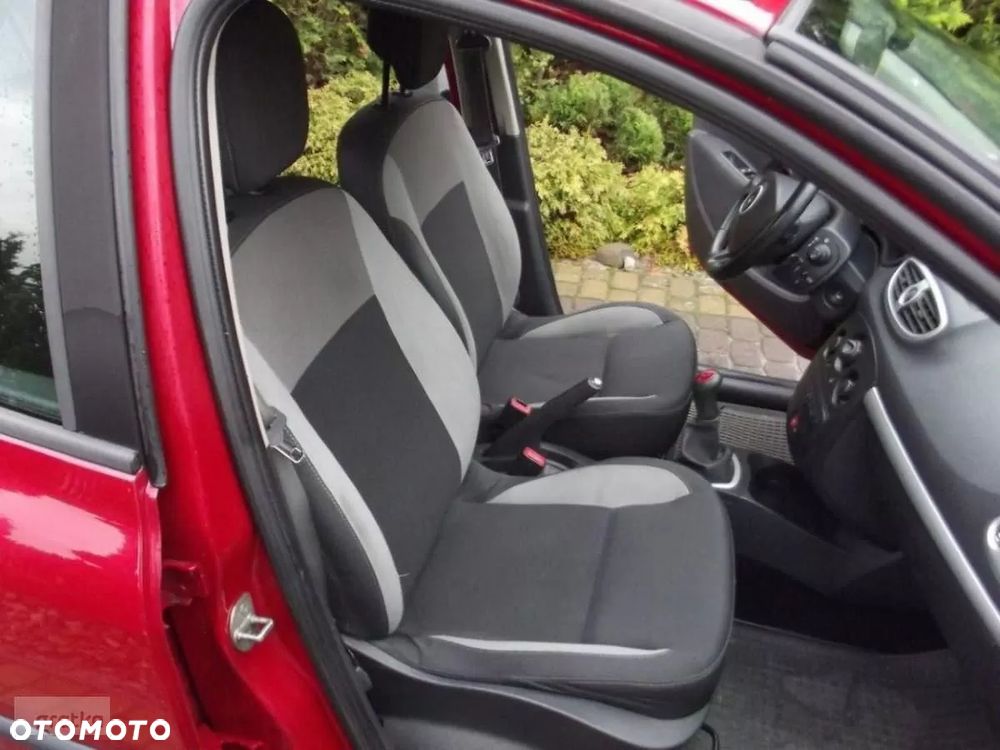 Renault Clio 1.2 16V Authentique - 13