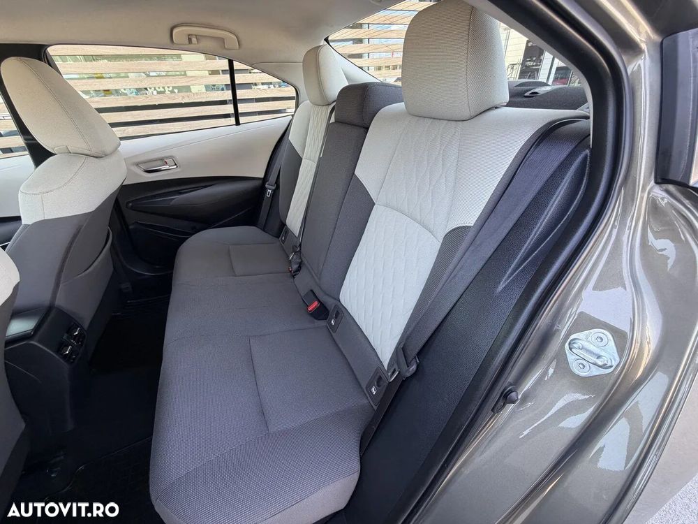Toyota Corolla - 12