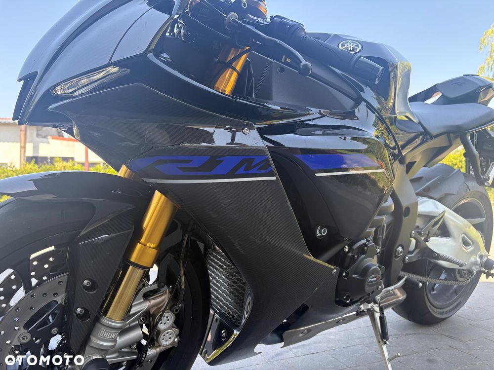 Yamaha R1 - 9