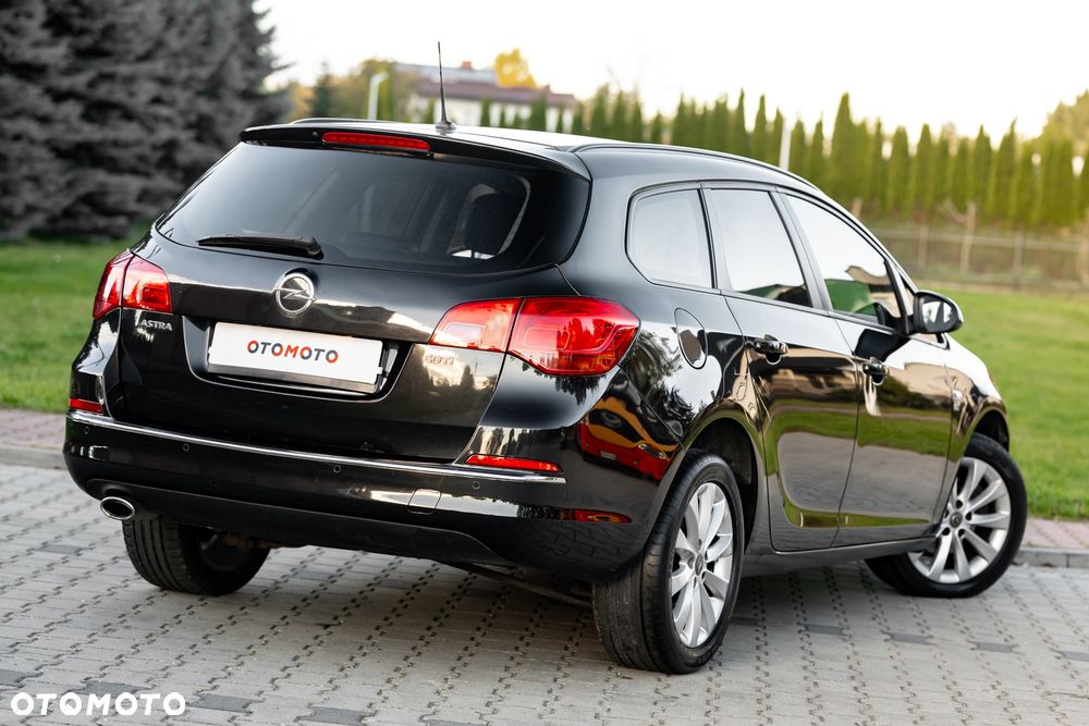 Opel Astra 2.0 CDTI Cosmo - 11