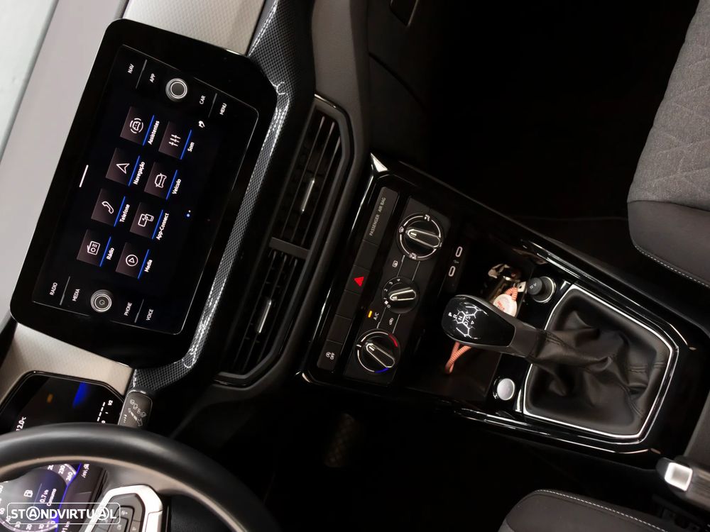 VW T-Cross 1.0 TSI Urban DSG - 27