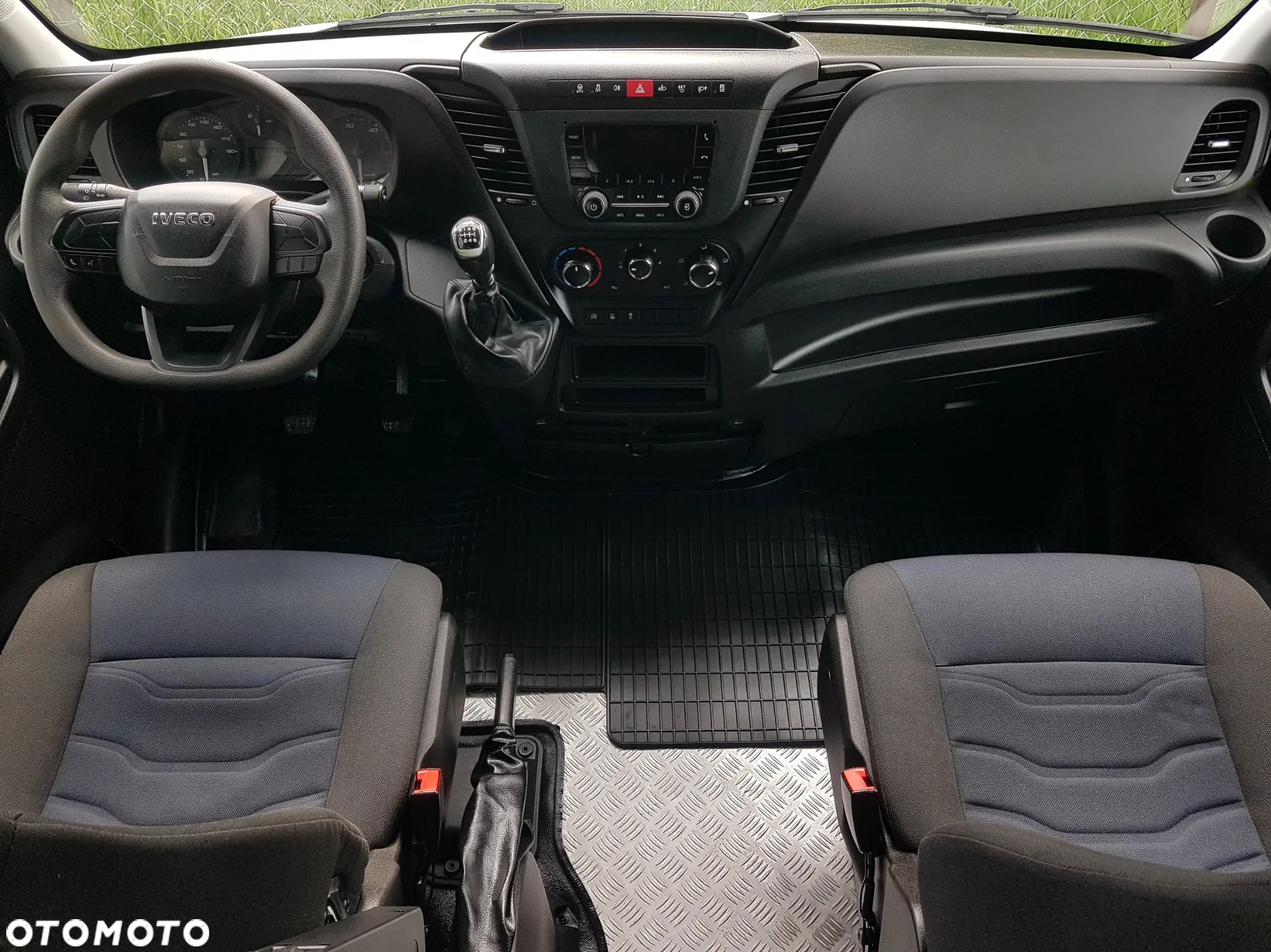 Iveco DAILY KONTENER NISKOPODŁOGOWY 4,43x2,23x2,42 SKLEP BAR FOODTRUCK KAMPER KLIMA - 19