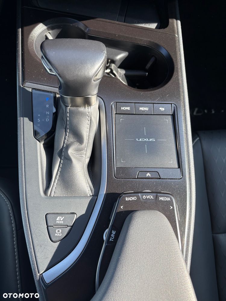 Lexus UX 250h GPF F Impression 2WD - 22