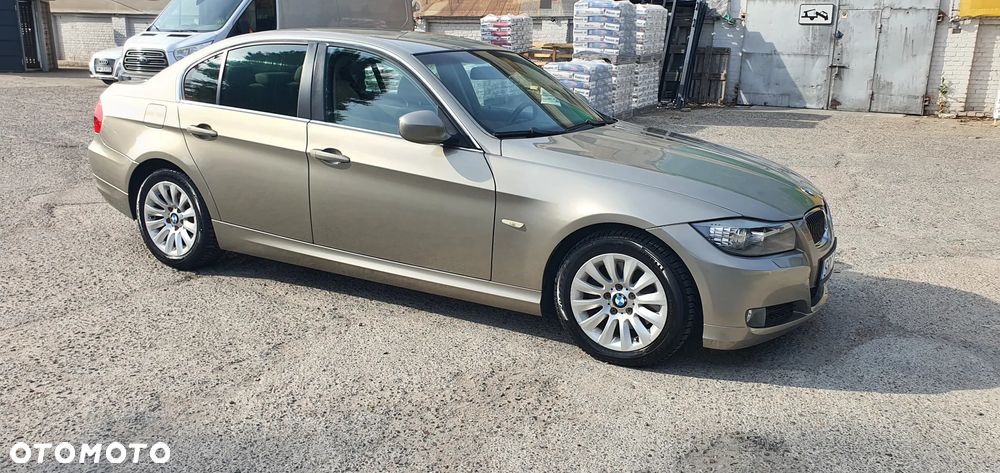 BMW Seria 3 325i Edition Exclusive - 13