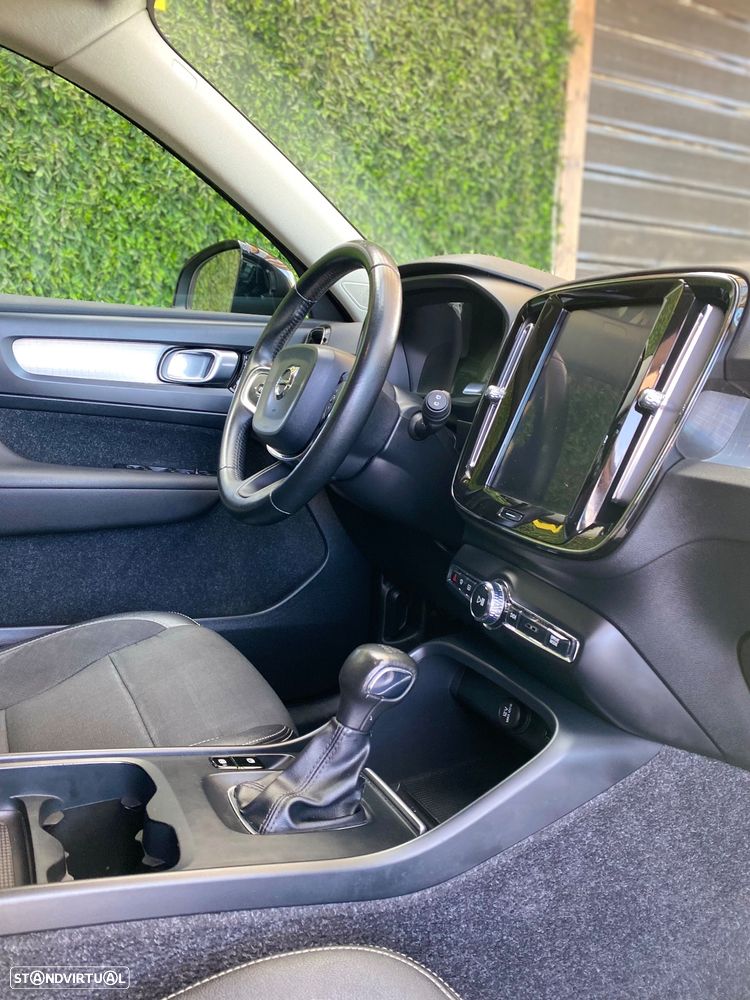 Volvo XC 40 2.0 D3 Momentum Plus - 22