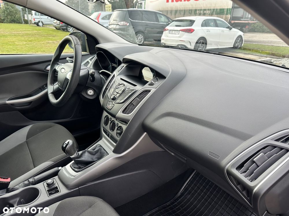 Ford Focus 1.6 Ambiente Start - 30