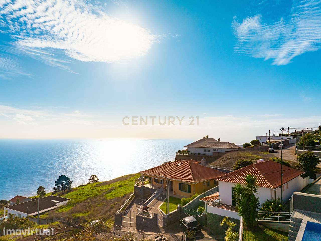 Moradia Tradicional nos Prazeres com Terreno e Vista Mar - Grande imagem: 2/28