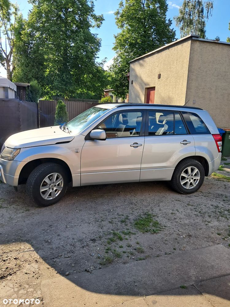 Suzuki Grand Vitara 2.0 - 1