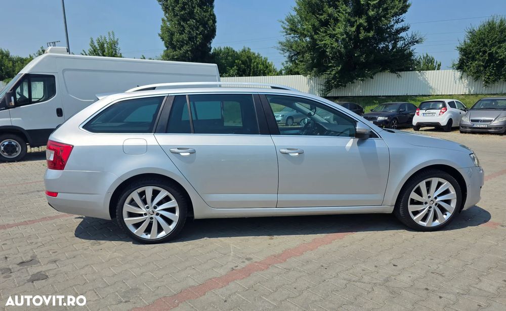 Skoda Octavia 1.6 TDI DSG Style - 3