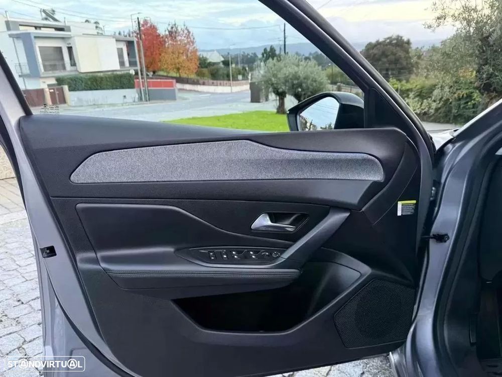 Peugeot 308 1.5 BlueHDi Allure EAT8 - 31