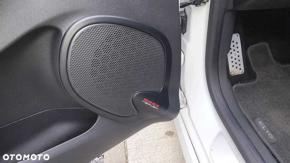 Renault Clio TCe 220 EDC R.S Trophy - 27