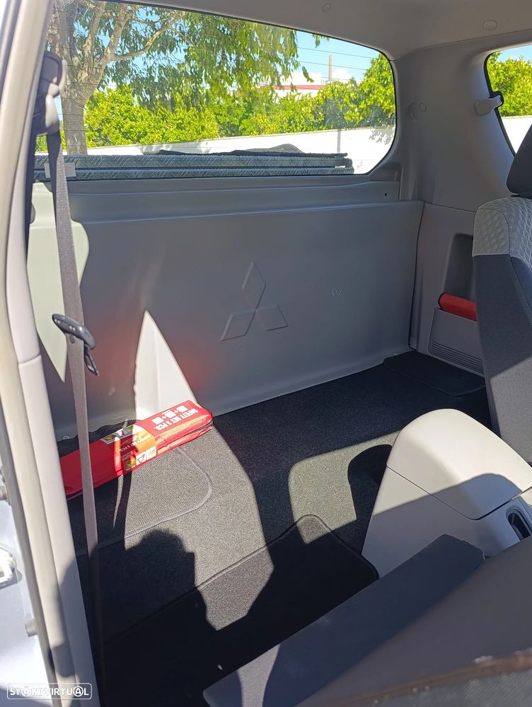 Mitsubishi L200 Pick Up 4x4 Invite Club Cab - 12