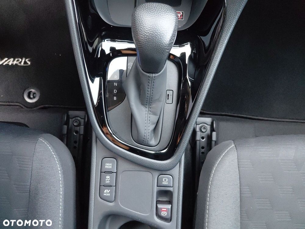 Toyota Yaris Hybrid 1.5 Style - 27