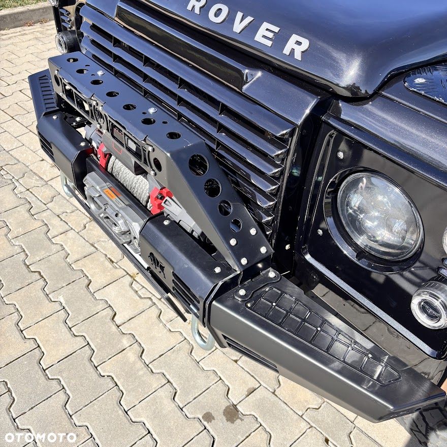 Land Rover Defender 2.4 TD4 SE - 2