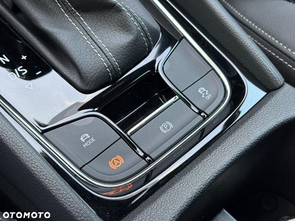 Skoda Karoq 1.5 TSI ACT Sportline DSG - 30