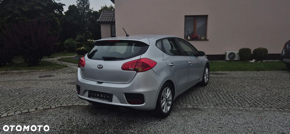 Kia Ceed 1.4 CVVT Dream Team Edition - 4