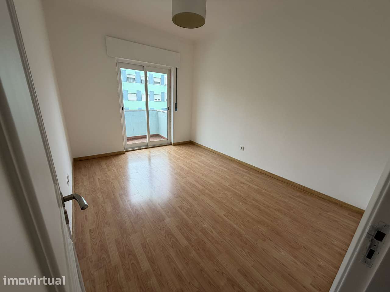 Apartamento T3 para Arrendamento em Massamá - Grande imagem: 3/8