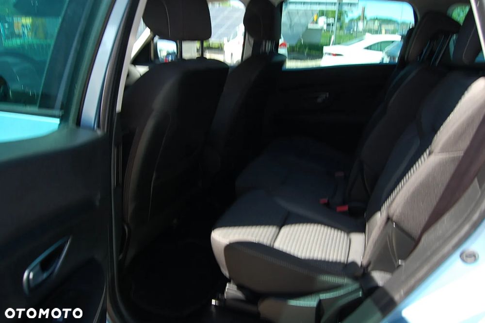Renault Grand Scenic - 16