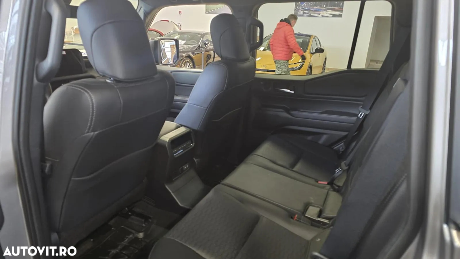 Toyota Land Cruiser 250 - 12