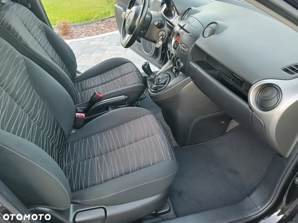 Mazda 2 - 13