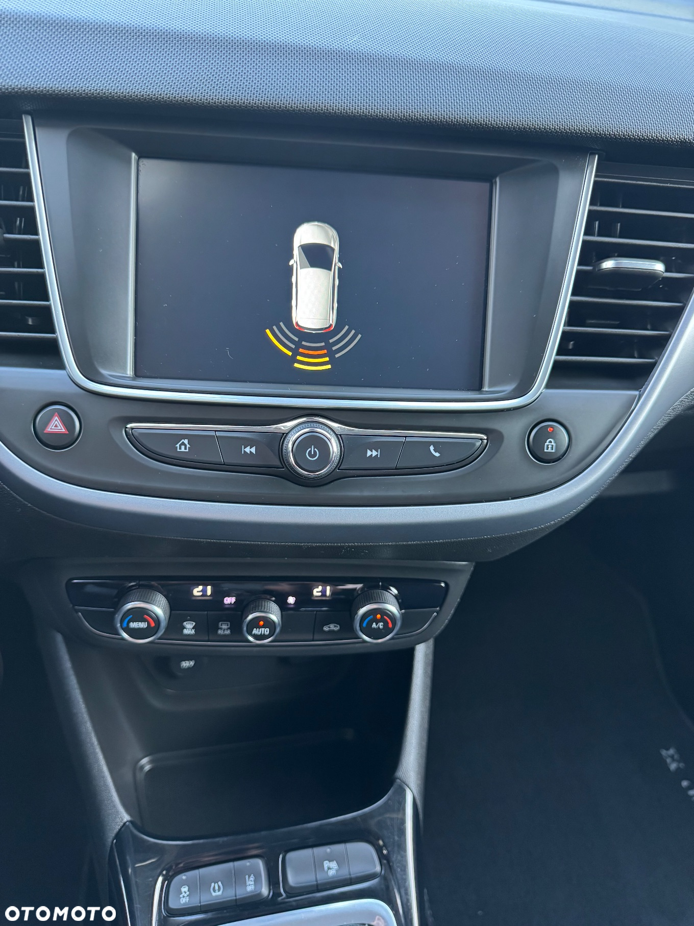 Opel Crossland X 1.2 120 Lat - 31