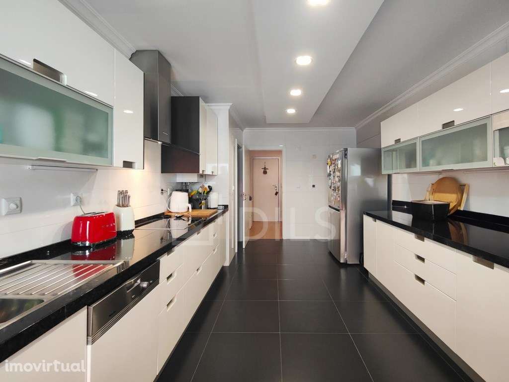 Apartamento T3, com garagem, na Avenida 5 de Outubro, Lisboa - Grande imagem: 5/24