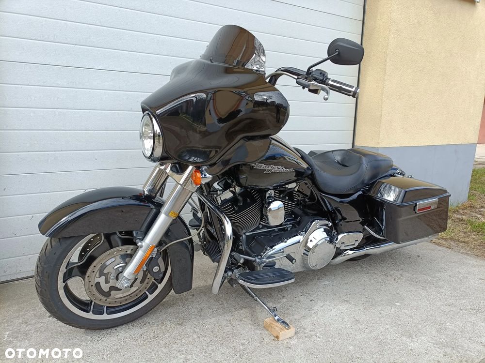 Harley-Davidson Touring Street Glide - 26