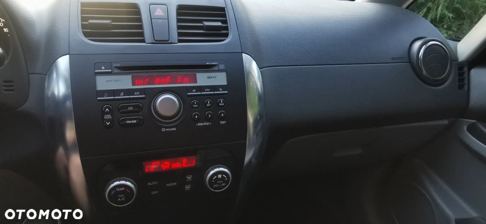 Suzuki SX4 2.0 DDiS 4x4 Style - 12