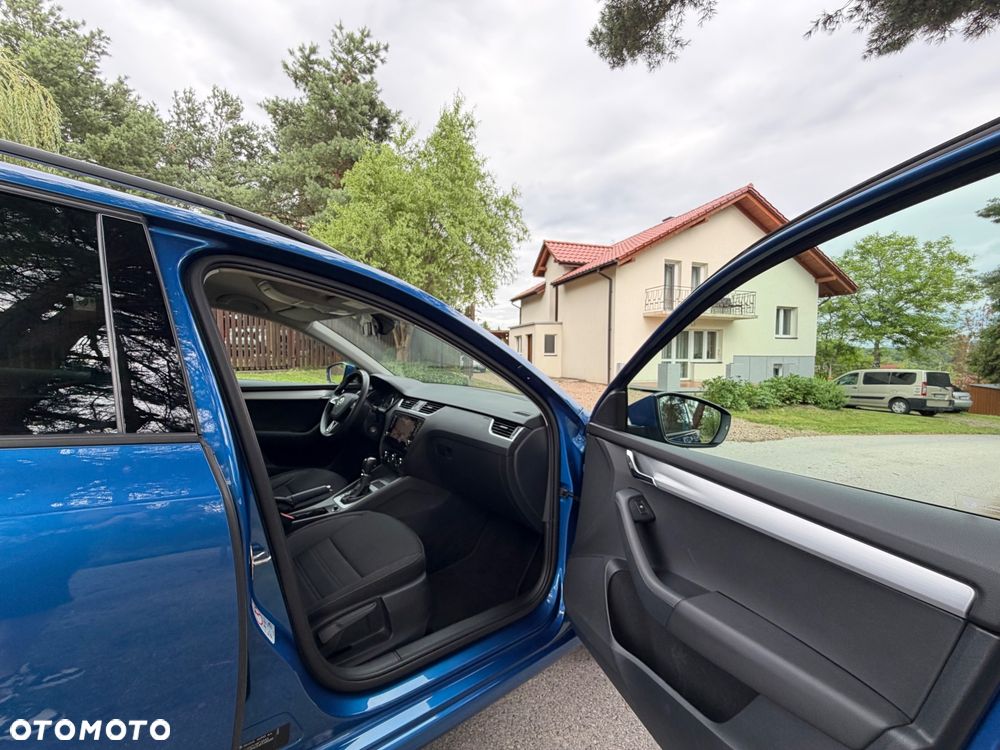 Skoda Octavia 1.6 TDI DSG Style - 24