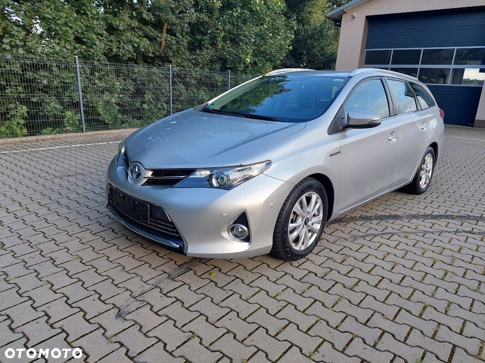 Toyota Auris 1.8 HSD Sol - 2