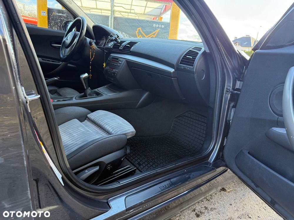 BMW Seria 1 120i - 10