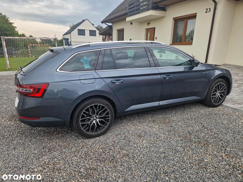 Skoda Superb 2.0 TDI 4x4 Style DSG - 5