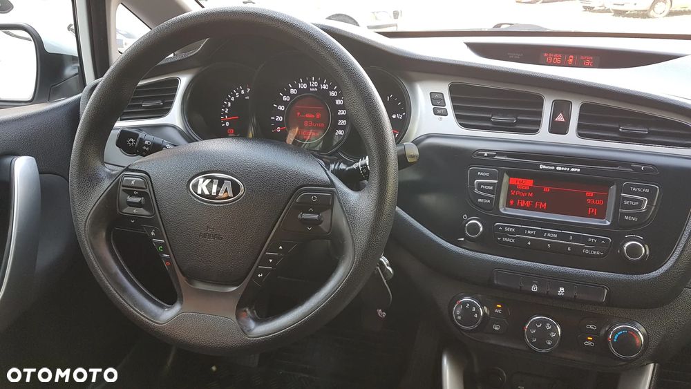 Kia Ceed - 10