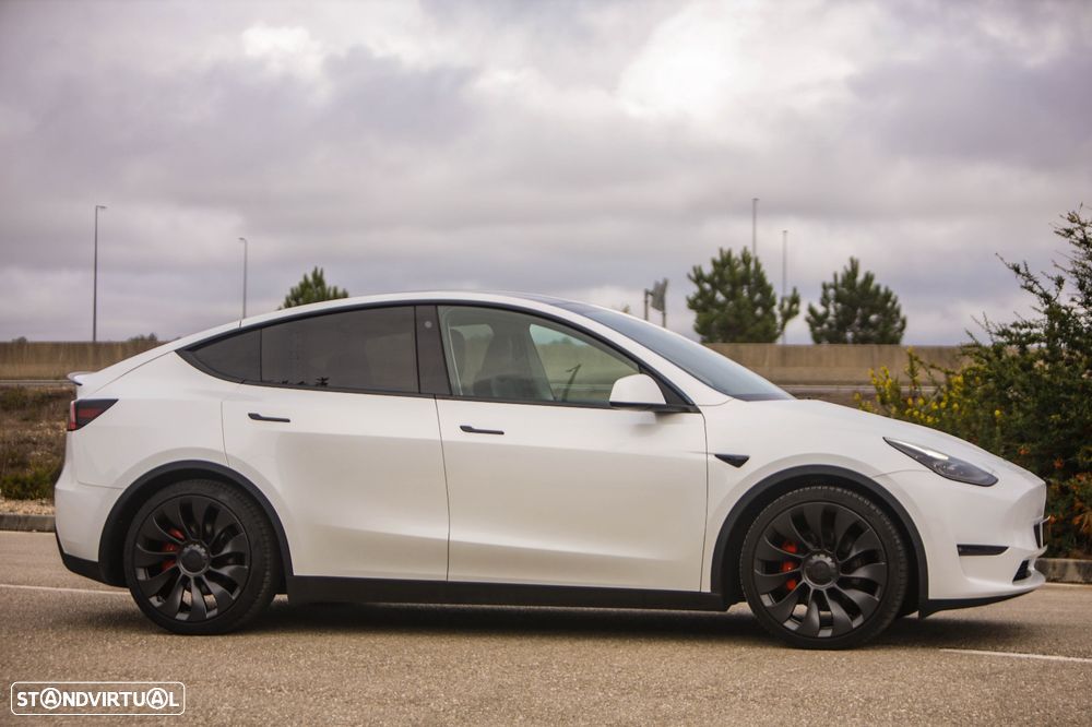 Tesla Model Y 2023 photo 3