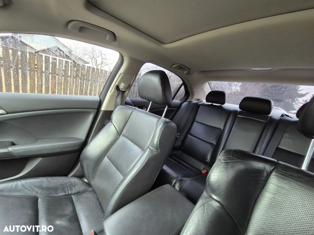 Honda Accord 2.0 Executive - 9