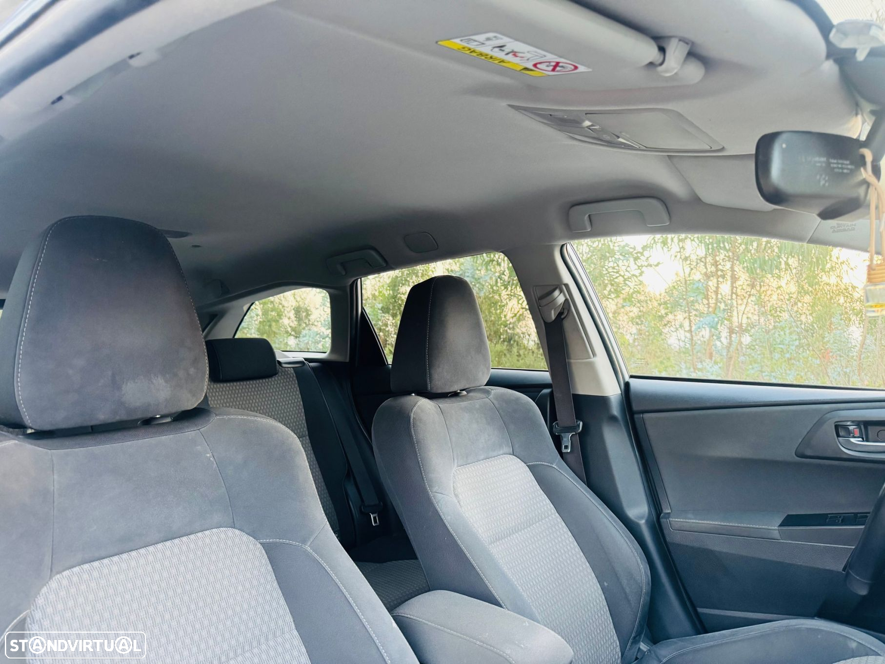 Toyota Auris Touring Sports - 35