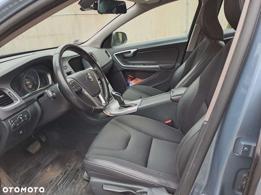 Volvo S60 D3 Drive-E Momentum - 5