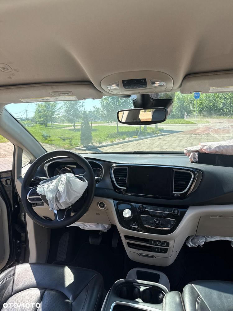 Chrysler Pacifica - 33