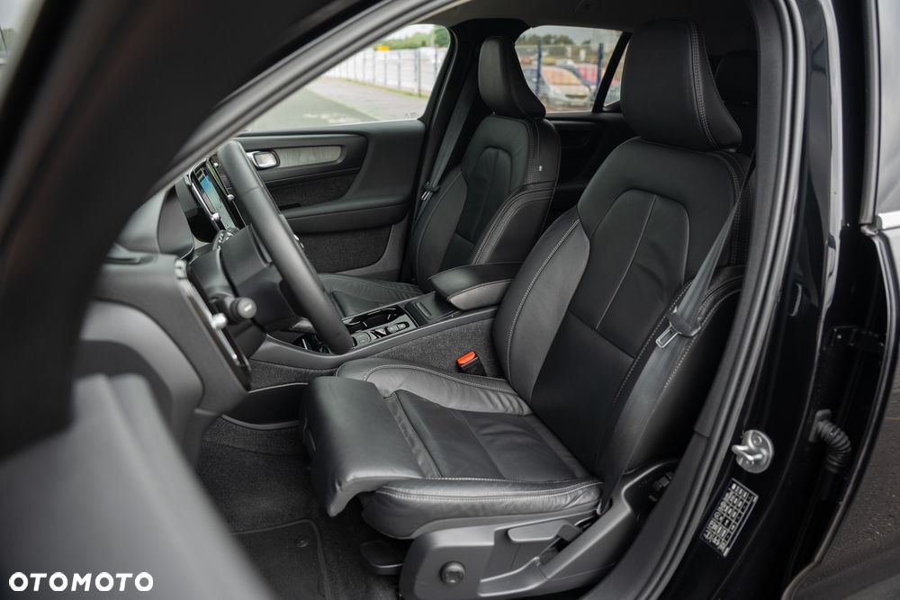 Volvo XC 40 B3 B DKG Plus Bright - 25