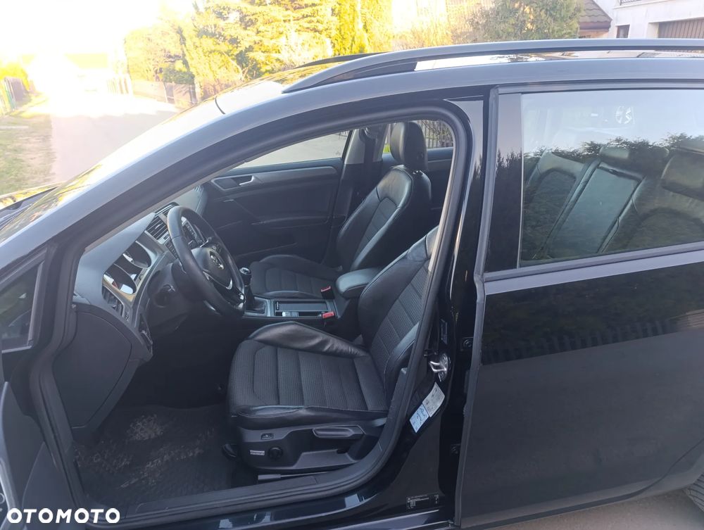 Volkswagen Golf 1.6 TDI BlueMotion Technology Comfortline - 19