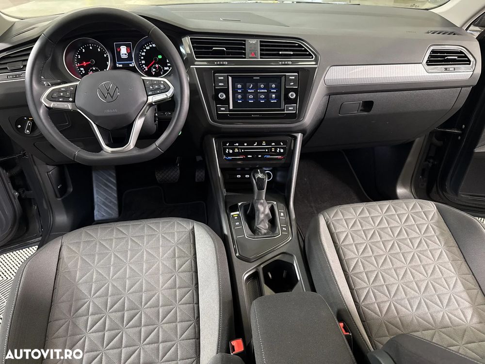 Volkswagen Tiguan - 10