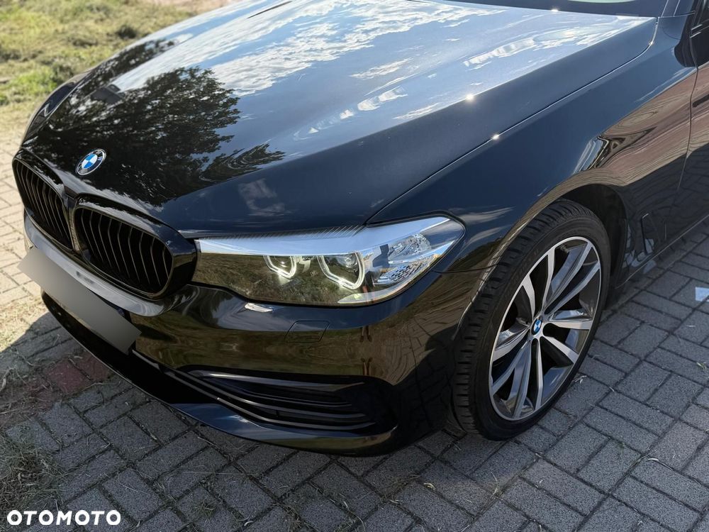 BMW Seria 5 520d xDrive - 11