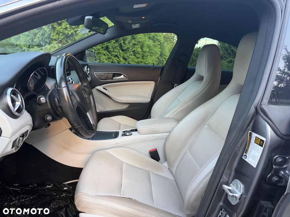 Mercedes-Benz CLA 250 7G-DCT - 14