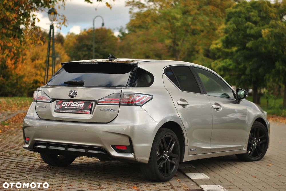 Lexus CT 200h Black - 11