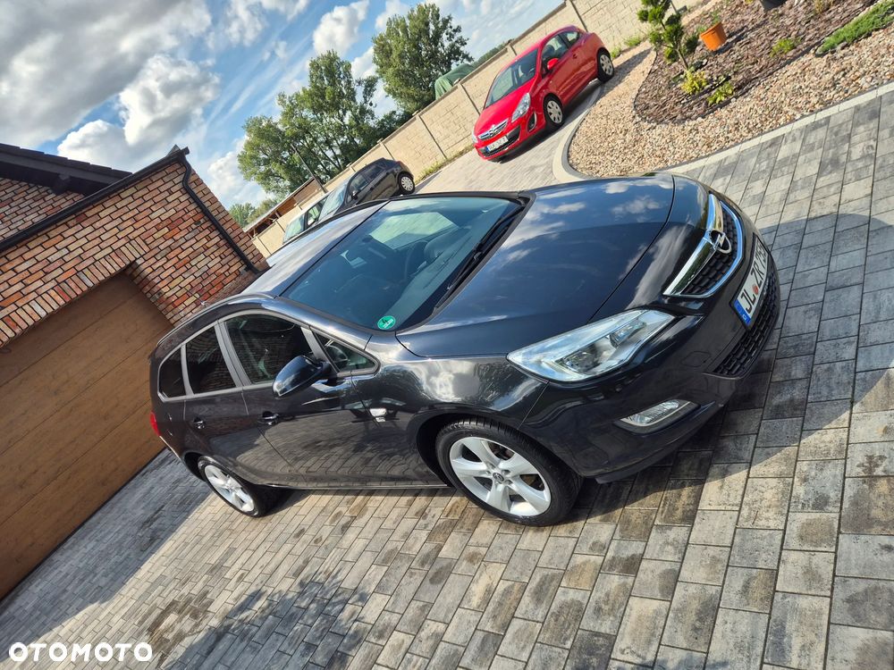 Opel Astra 1.4 Turbo 150 Jahre - 14