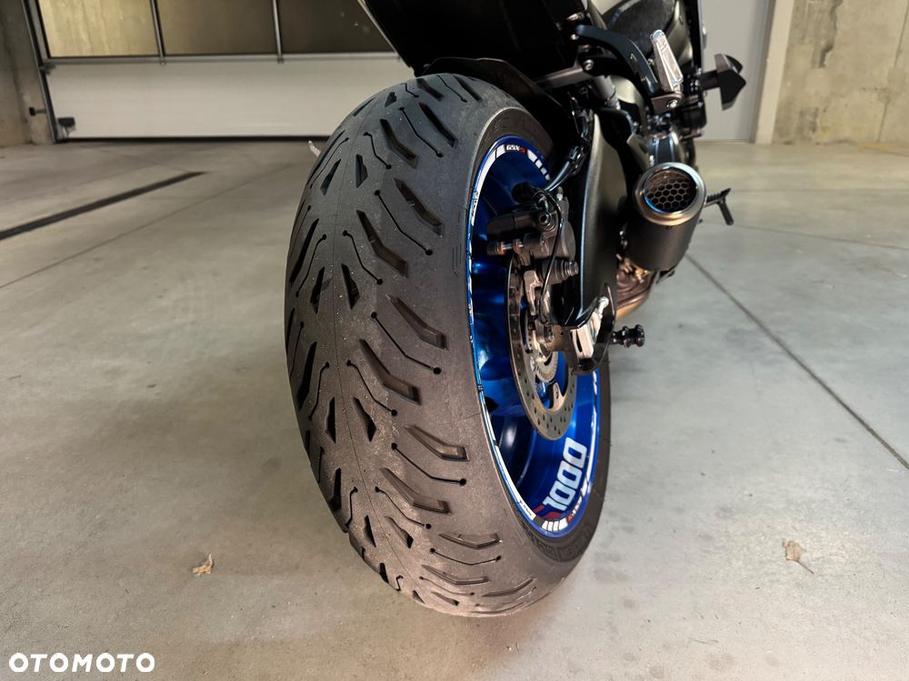 Suzuki GSX 1000 - 35