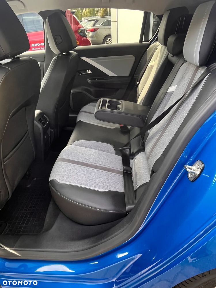 Opel Astra 1.2 T Elegance S&S - 13