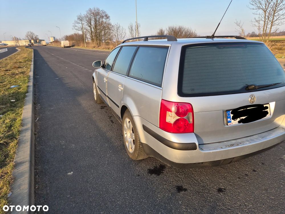 Volkswagen Passat 1.9 TDI Basis - 5