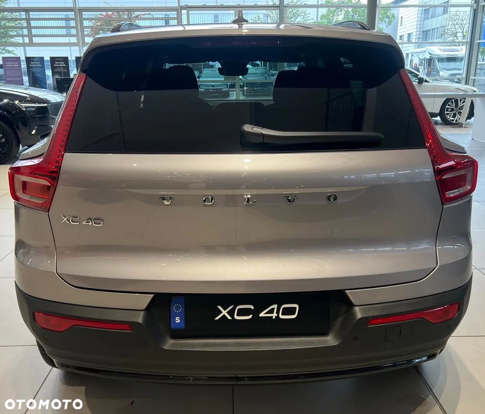 Volvo XC 40 B4 B AWD DKG Plus Dark - 8