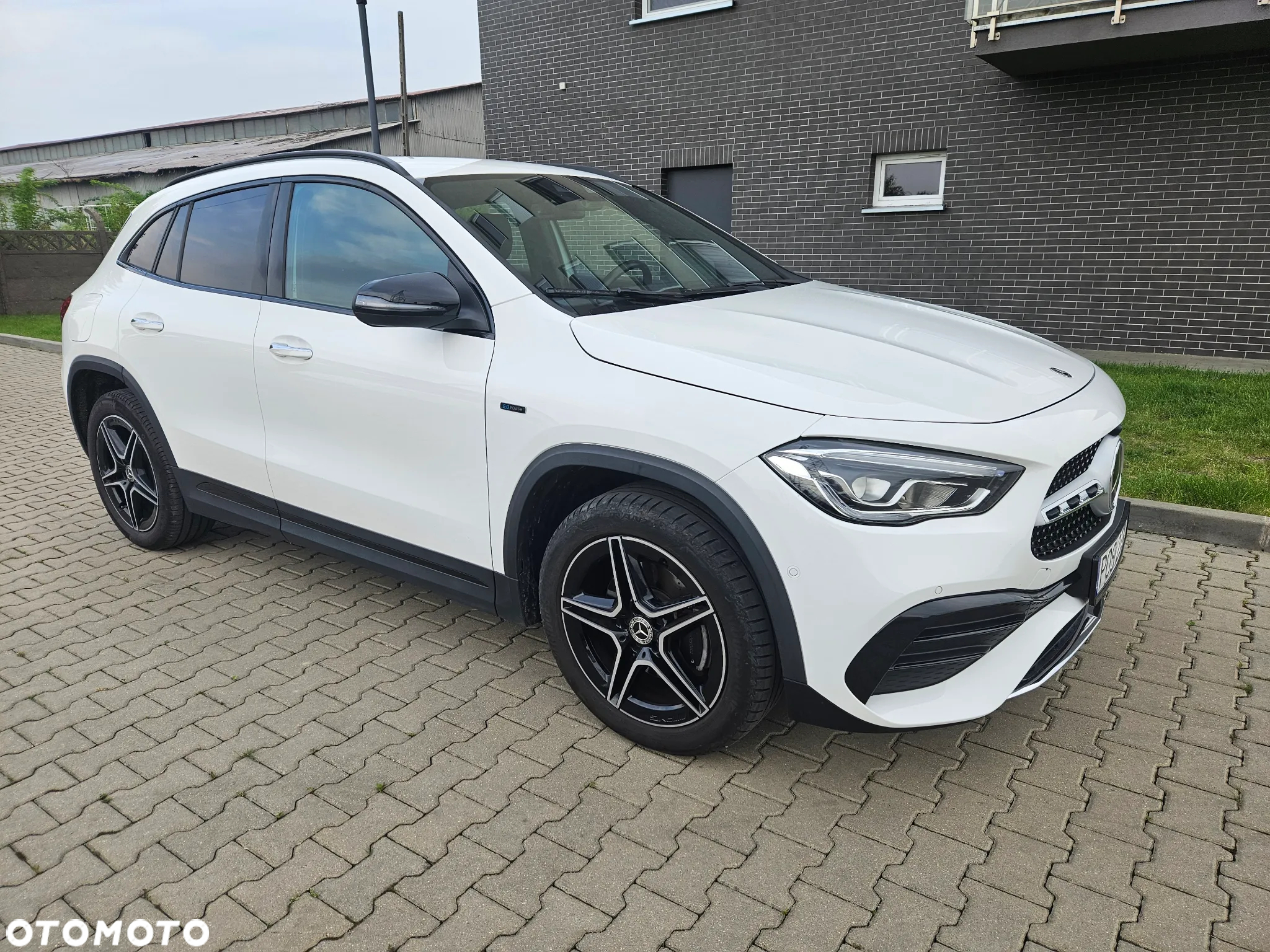 Mercedes-Benz GLA 250 e 8G-DCT AMG Line - 3